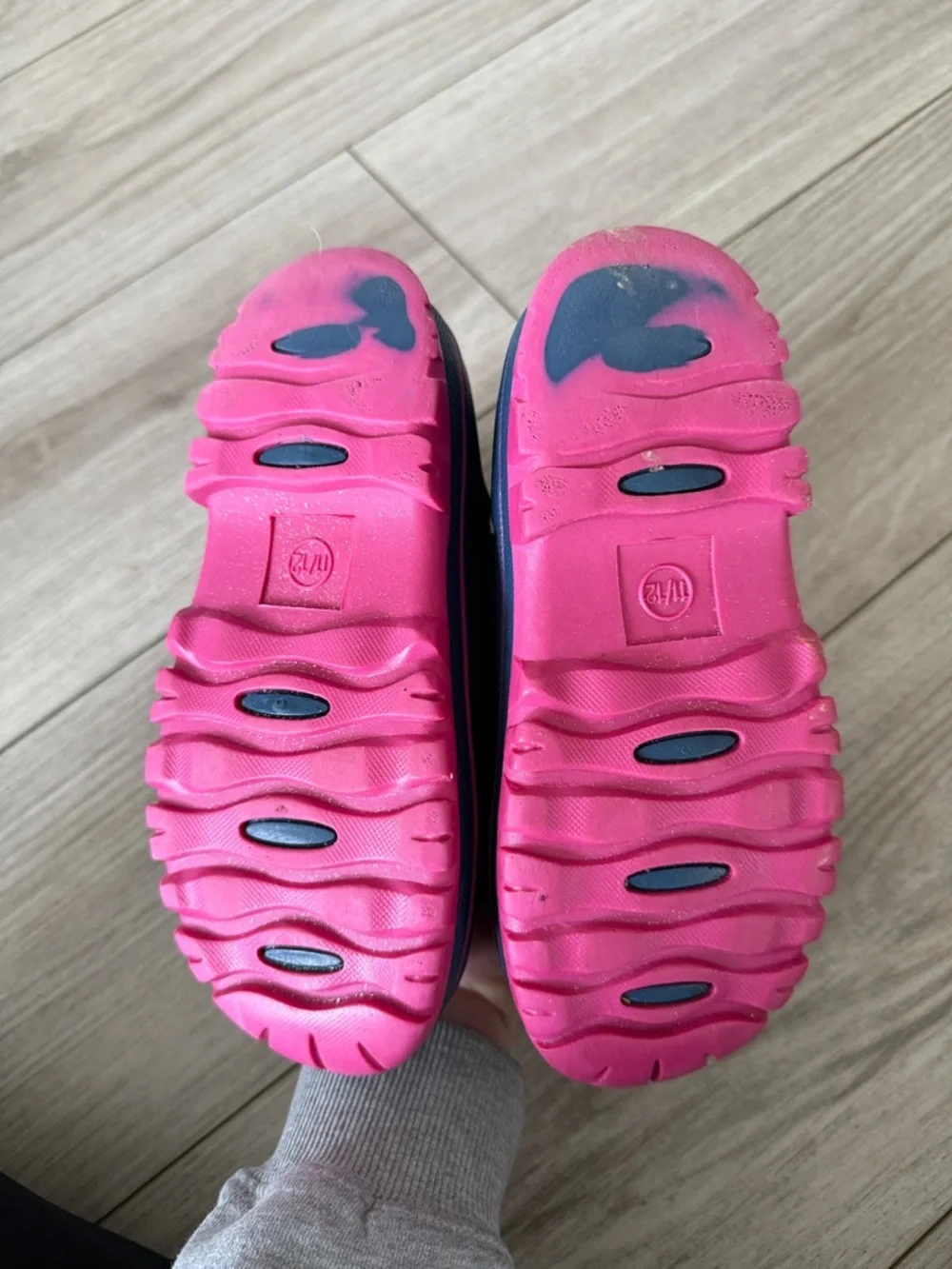 Cat and Jack Girls Navy and Hot Pink Fur Lined Winter Boots 11/12